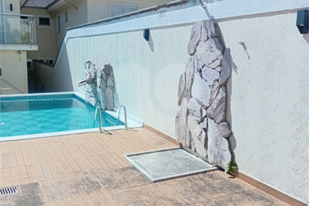 Casa à venda com 3 suítes no condomínio Residencial Jd. Floresta, São Paulo - SP