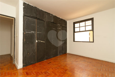 Sobrado à venda com 3 quartos, sendo 1 suíte, em Vila Olímpia, São Paulo, SP