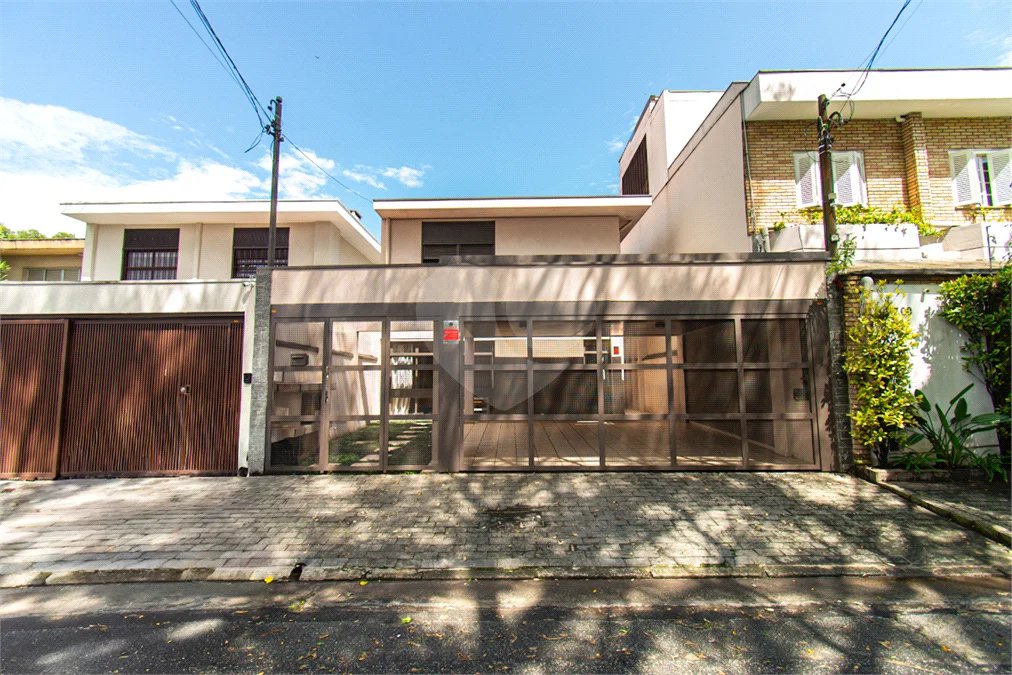 Casa à venda com 3 quartos, sendo 1 suíte, em Brooklin, São Paulo, SP
