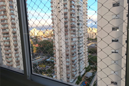Apartamento à venda com 3 suítes em Vila Anastácio, São Paulo, SP