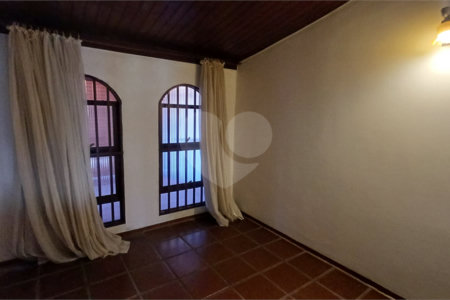 Sobrado à venda com 5 quartos, sendo 2 suítes,  em Parque Continental, São Paulo, SP