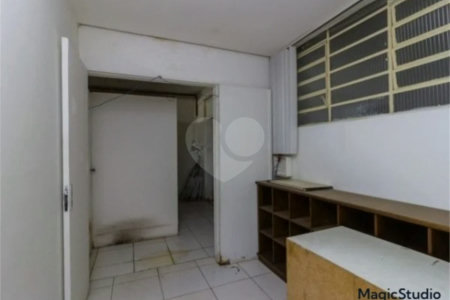 Prédio com 911m² , disponível para venda ou locação na Av. Washingtonís , em Santo Amaro.