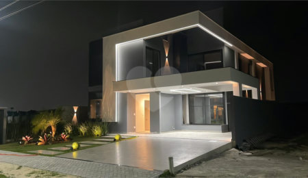 Casa em condomínio à venda com 4 quartos, sendo 1 suíte,  em Ogiva, Cabo Frio, RJ