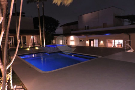 Casa à venda com 5 suítes em Paraisópolis, São Paulo, SP