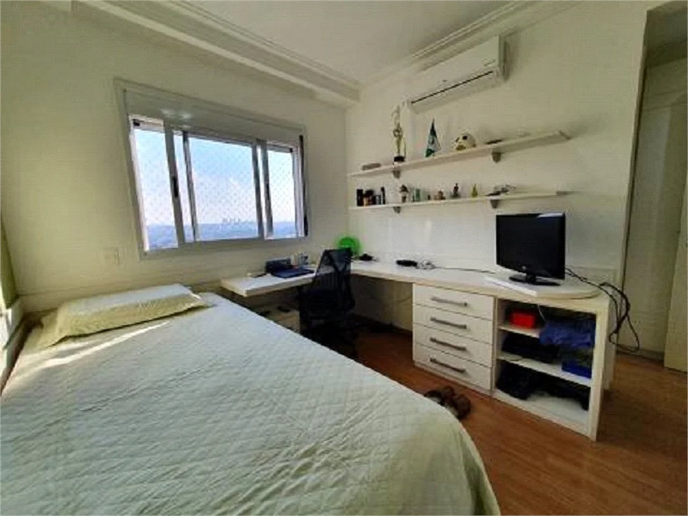 Apartamento à venda com 3 suítes em Vila Progredior, São Paulo, SP
