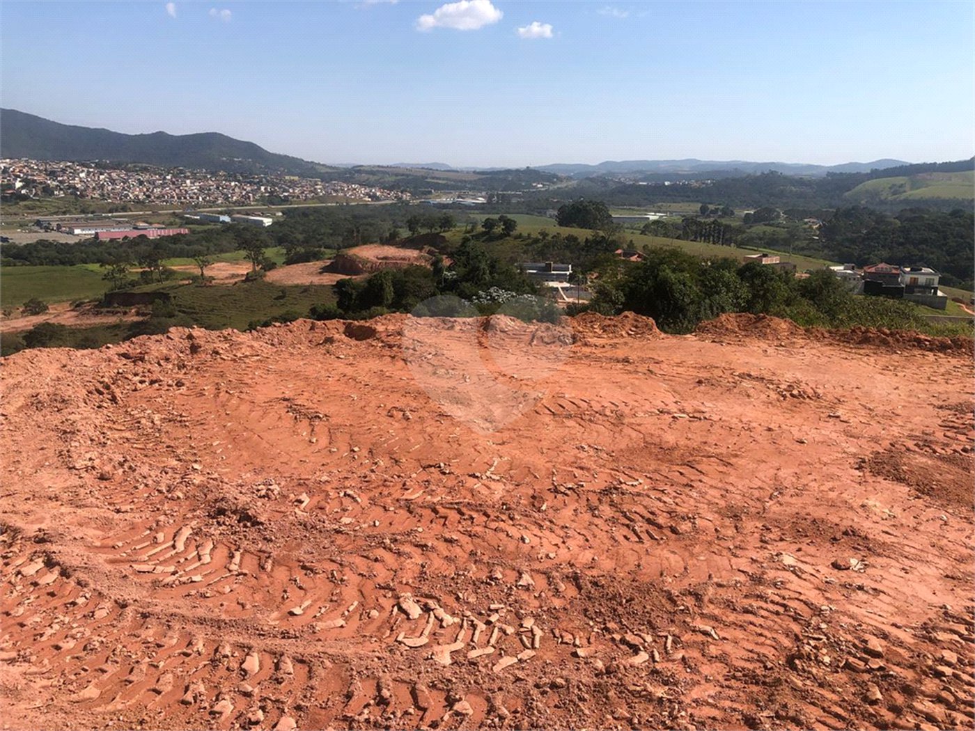 Terreno à venda no condomínio Altos da Floresta, Bom Jesus dos Perdões - SP