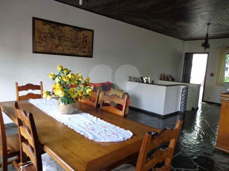 Casa à venda com 3 quartos, sendo 1 suíte,  em Jardim Londrina, São Paulo, SP