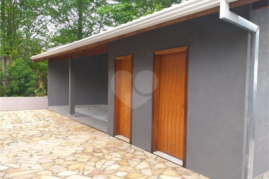 Casa à venda com 2 quartos, sendo 1 suíte, no condomínio Figueira Garden, Atibaia - SP
