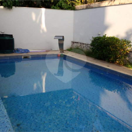 Casa à venda com 4 suítes no condomínio Aruã, Mogi das Cruzes - SP