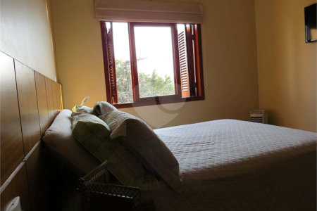 Sobrado à venda com 4 quartos, sendo 1 suíte, em Água Fria, São Paulo, SP