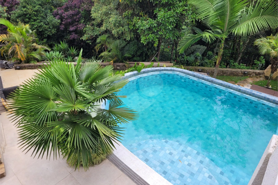 Casa à venda com 3 suítes no condomínio Parque Petrópolis 4 Secção, Mairiporã - SP