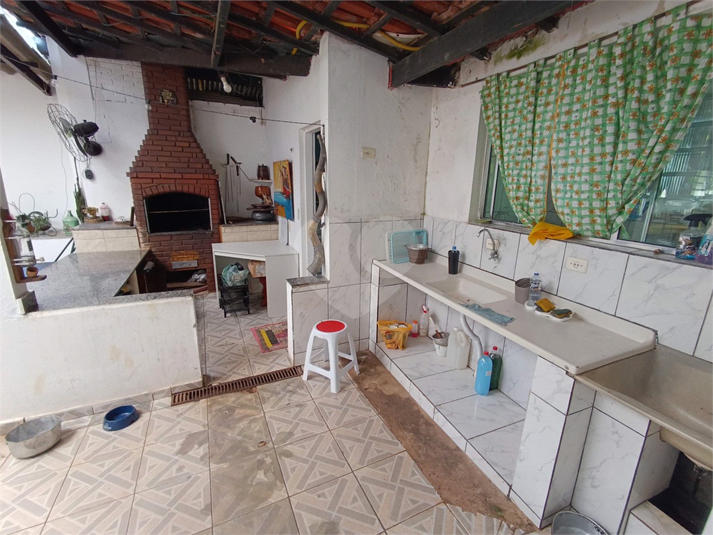 Chácara à venda com 7 quartos, sendo 1 suíte, no Centro (mailasqui), São Roque, SP