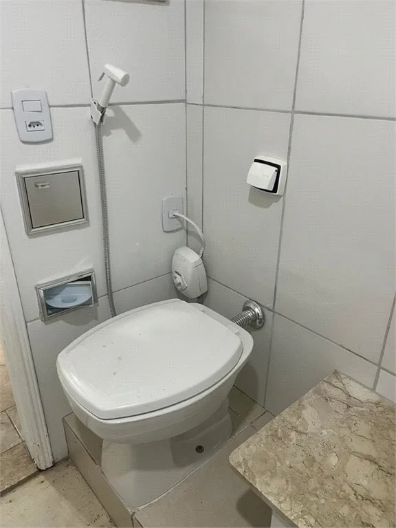 Casa à venda com 5 quartos, sendo 3 suítes, em Jardim Bonfiglioli, São Paulo, SP