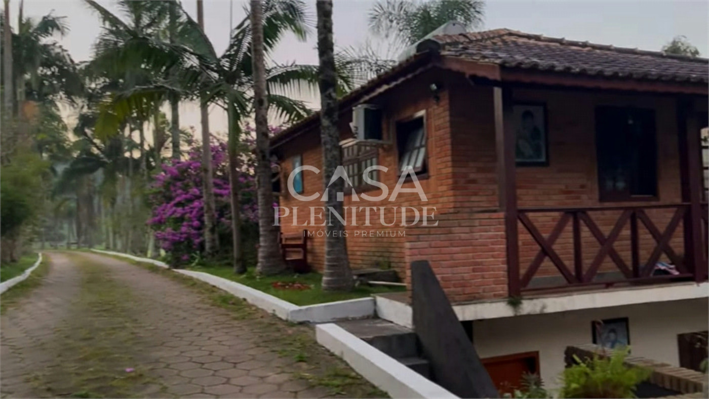 Casa à venda com 23 quartos, sendo 8 suítes,  em Taiaçupeba, Mogi das Cruzes, SP