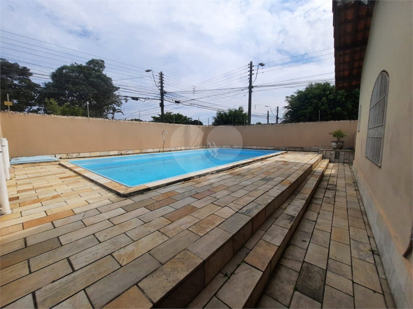 Casa à venda com 3 quartos, sendo 1 suíte,  em Jardim Aruan, Caraguatatuba, SP