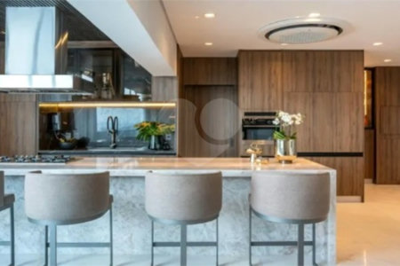 Deslumbrante apartamento duplex pronto para mudar no Itaim Bibi com 242M2, 2 suítes, 3 vagas
