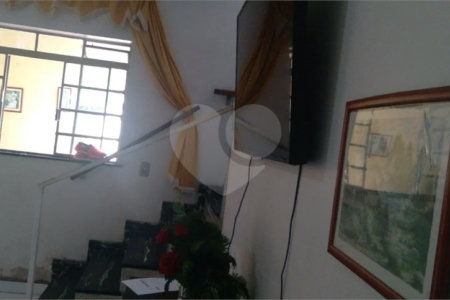 Casa com 272m² de área construída , 2 dormitórios , 1 vaga , à venda no Jabaquara.
