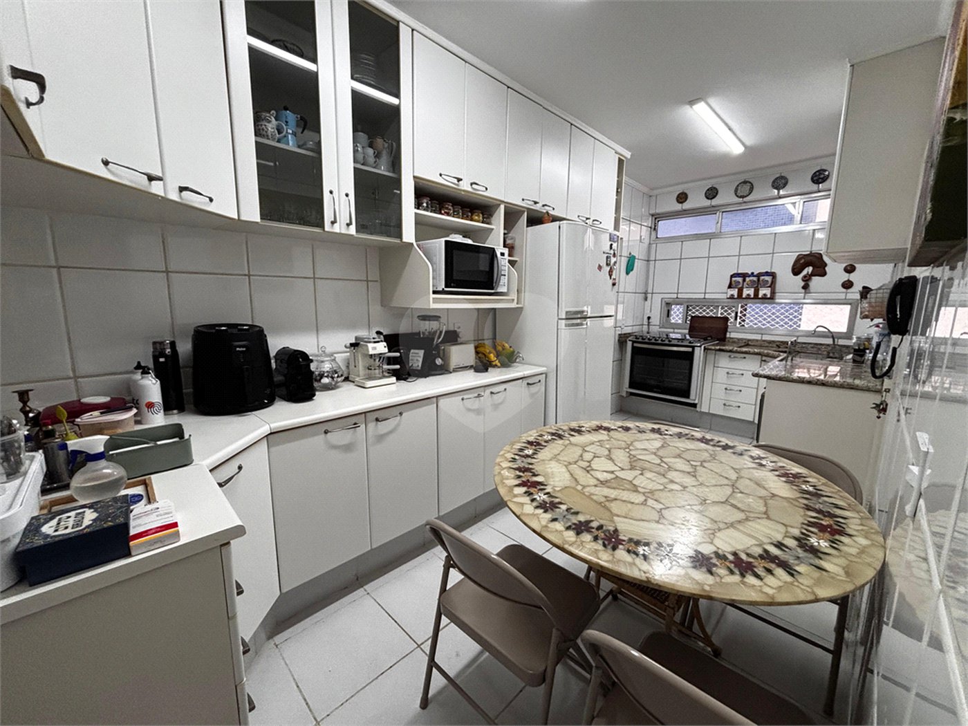 APARTAMENTO BAIRRO PARAÍSO COM 146 M² ÚTEIS - 2 VAGAS.