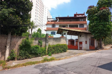 Casa à venda com 5 quartos, sendo 3 suítes, em Parque Arariba, São Paulo, SP