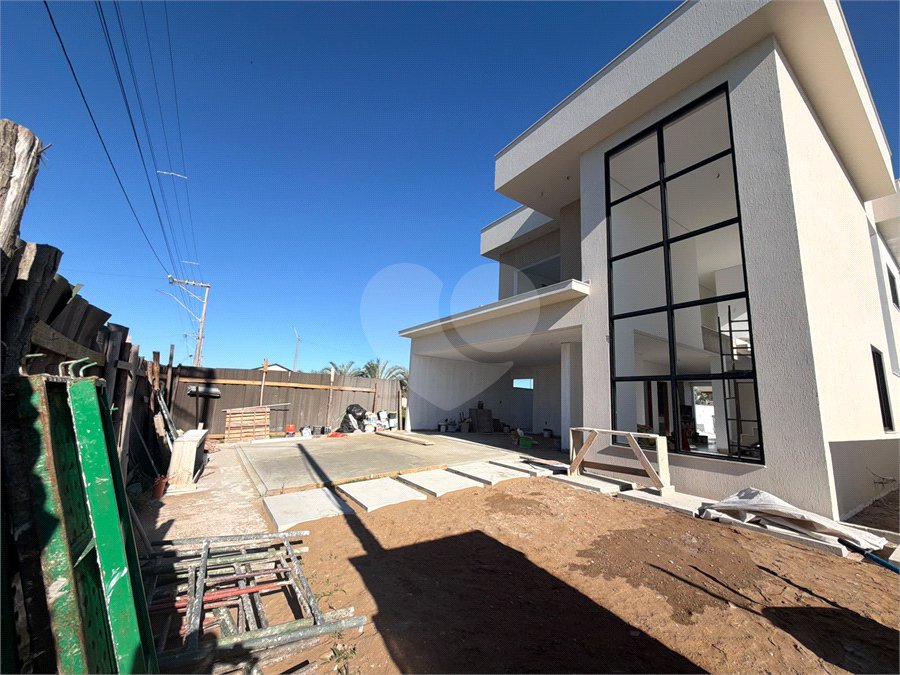 Casa em condomínio à venda com 4 quartos, sendo 3 suítes, em Ogiva, Cabo Frio, RJ