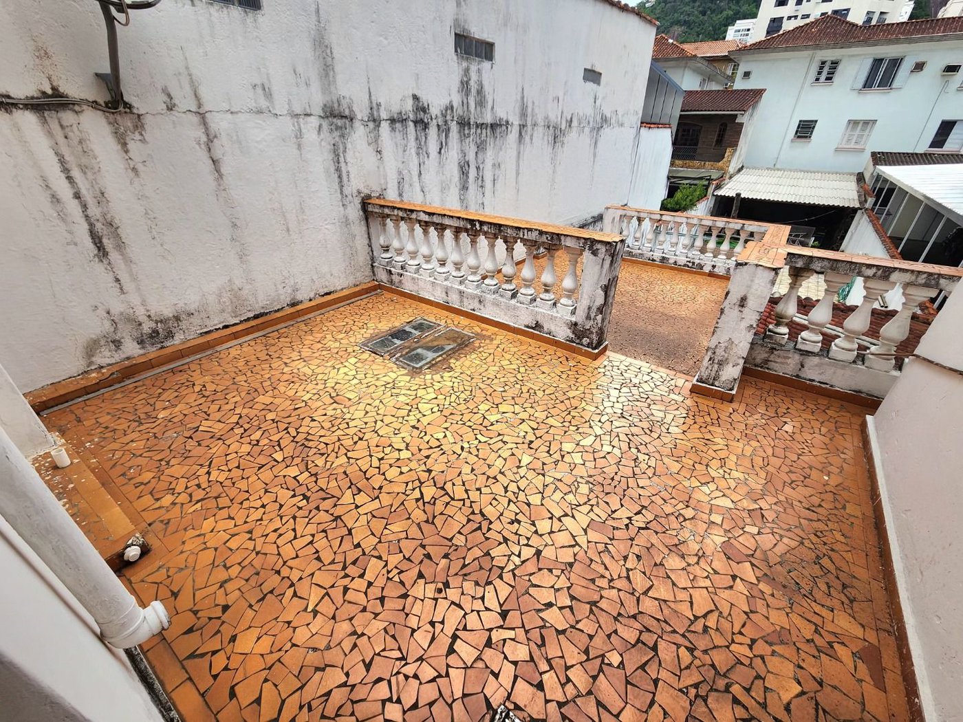 Casa com 3 dormitórios à venda, 198 m² por R$ 1.099.000,00 - Marapé - Santos/SP