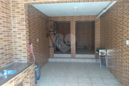 Sobrado à venda com 3 quartos, sendo 1 suíte, em Vila Santa Margarida, Ferraz de Vasconcelos, SP