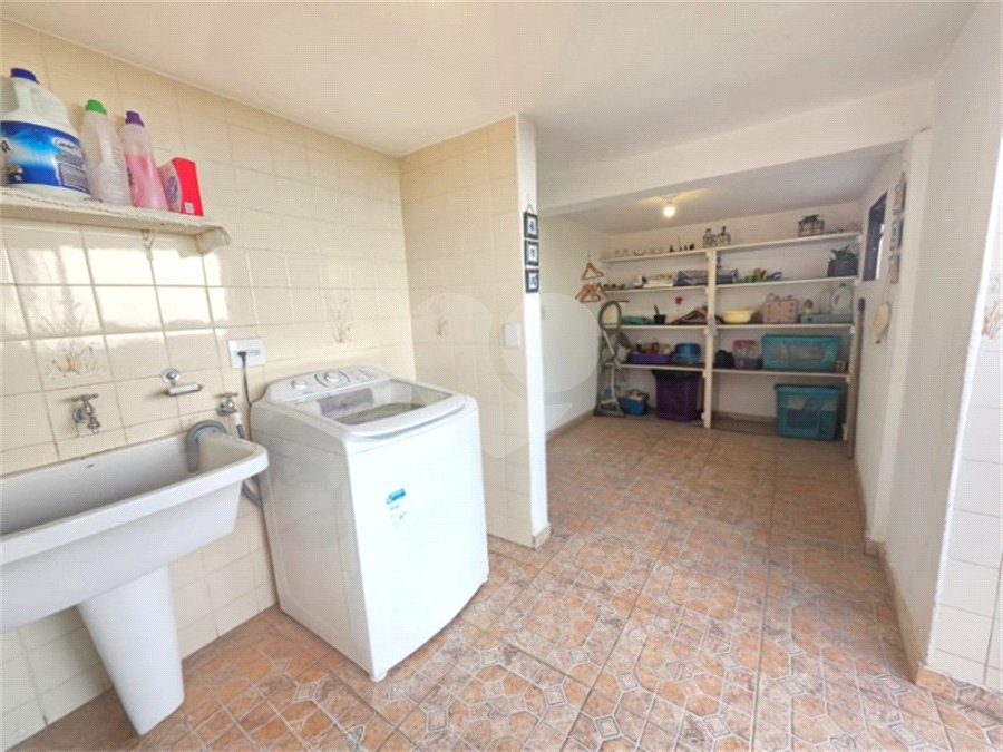 Casa à venda com 3 quartos, sendo 1 suíte, no condomínio Estância Marambaia, Vinhedo - SP