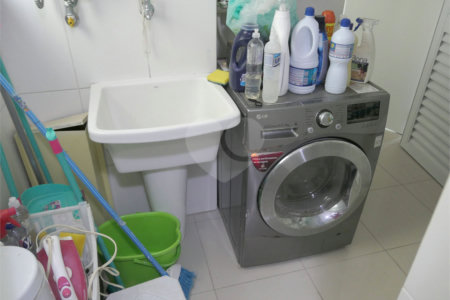 Apartamento para alugar com 3 quartos, sendo 1 suíte, em Vila Olímpia, São Paulo, SP