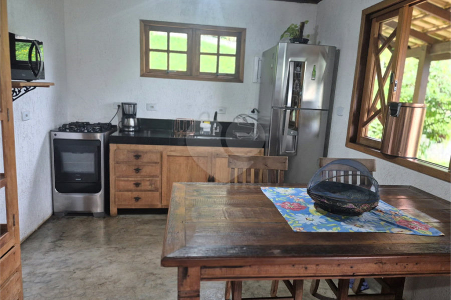 Casa à venda com 2 quartos, sendo 1 suíte, no condomínio Sausalito, Mairiporã - SP