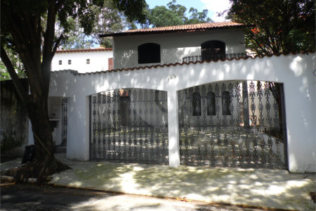 Casa à venda com 5 quartos, sendo 3 suítes, em Vila São Francisco, São Paulo, SP
