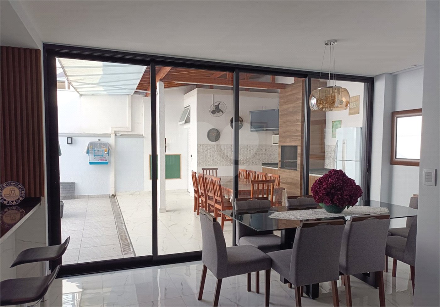 Casa à venda com 3 suítes no condomínio Granja Deolinda, Sorocaba - SP