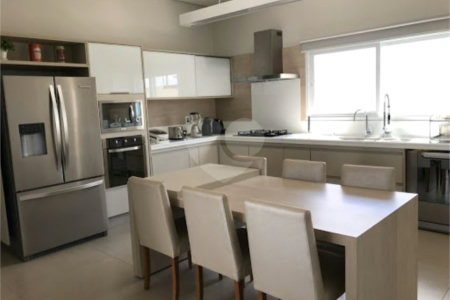 Casa à venda com 3 quartos, sendo 1 suíte, no condomínio Residencial Central Parque, Salto - SP