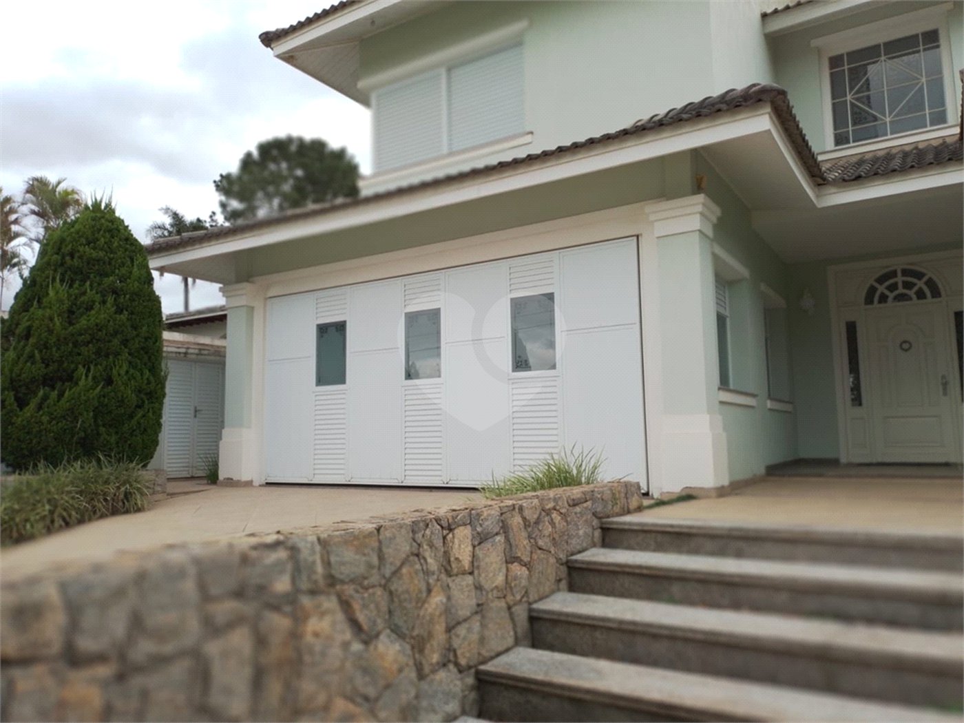 Casa à venda com 4 quartos, sendo 2 suítes,  em Vila Santista, Atibaia, SP
