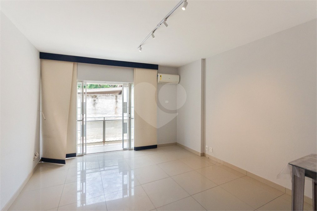 Apartamento à venda com 2 quartos, sendo 1 suíte,  em Tijuca, Rio de Janeiro, RJ