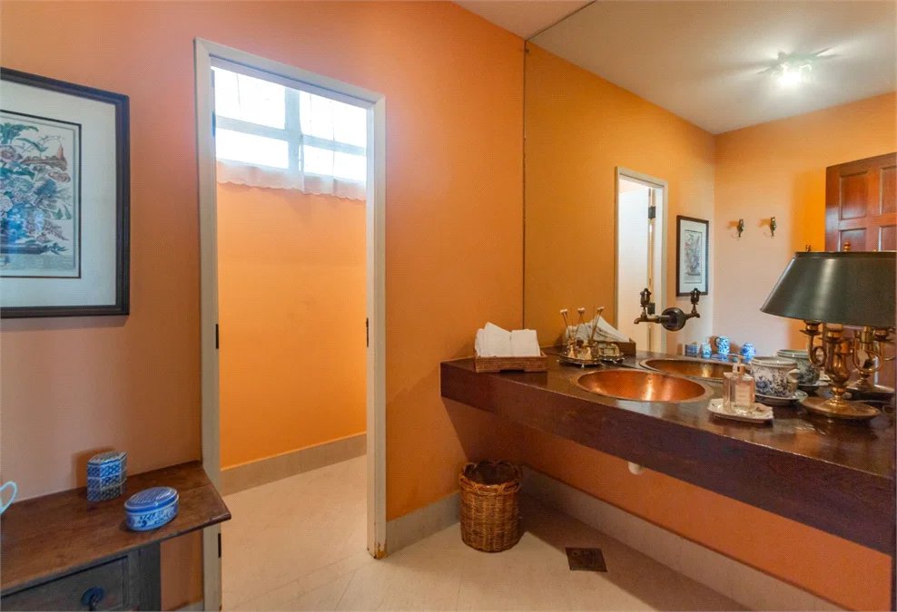 Casa à venda com 5 quartos, sendo 3 suítes, em Jardim Guedala, São Paulo, SP