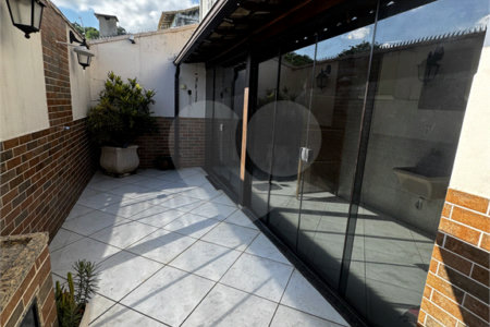 Casa à venda com 3 quartos, sendo 1 suíte, no condomínio Village da Posse, Rio de Janeiro - RJ