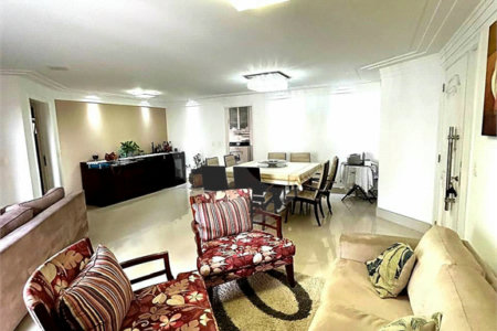 Apartamento à venda com 3 quartos, sendo 1 suíte, em Vila Regente Feijó, São Paulo, SP