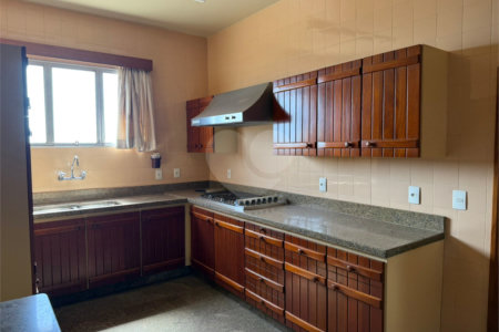 Apartamento à venda com 4 quartos, sendo 2 suítes, no Centro, Araraquara, SP