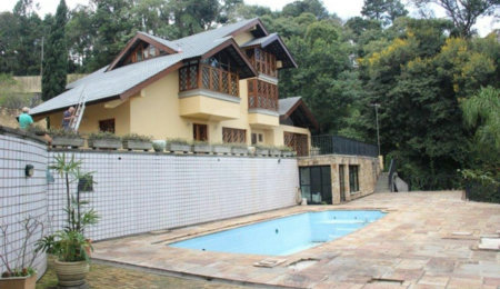 Sobrado à venda com 7 quartos, sendo 5 suítes,  no Centro, Mairiporã, SP