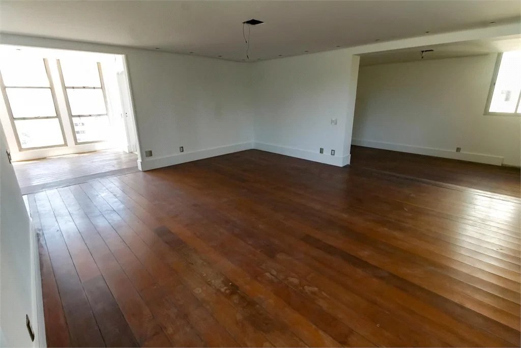 Apartamento à venda com 3 quartos, sendo 2 suítes, em Vila Andrade, São Paulo, SP