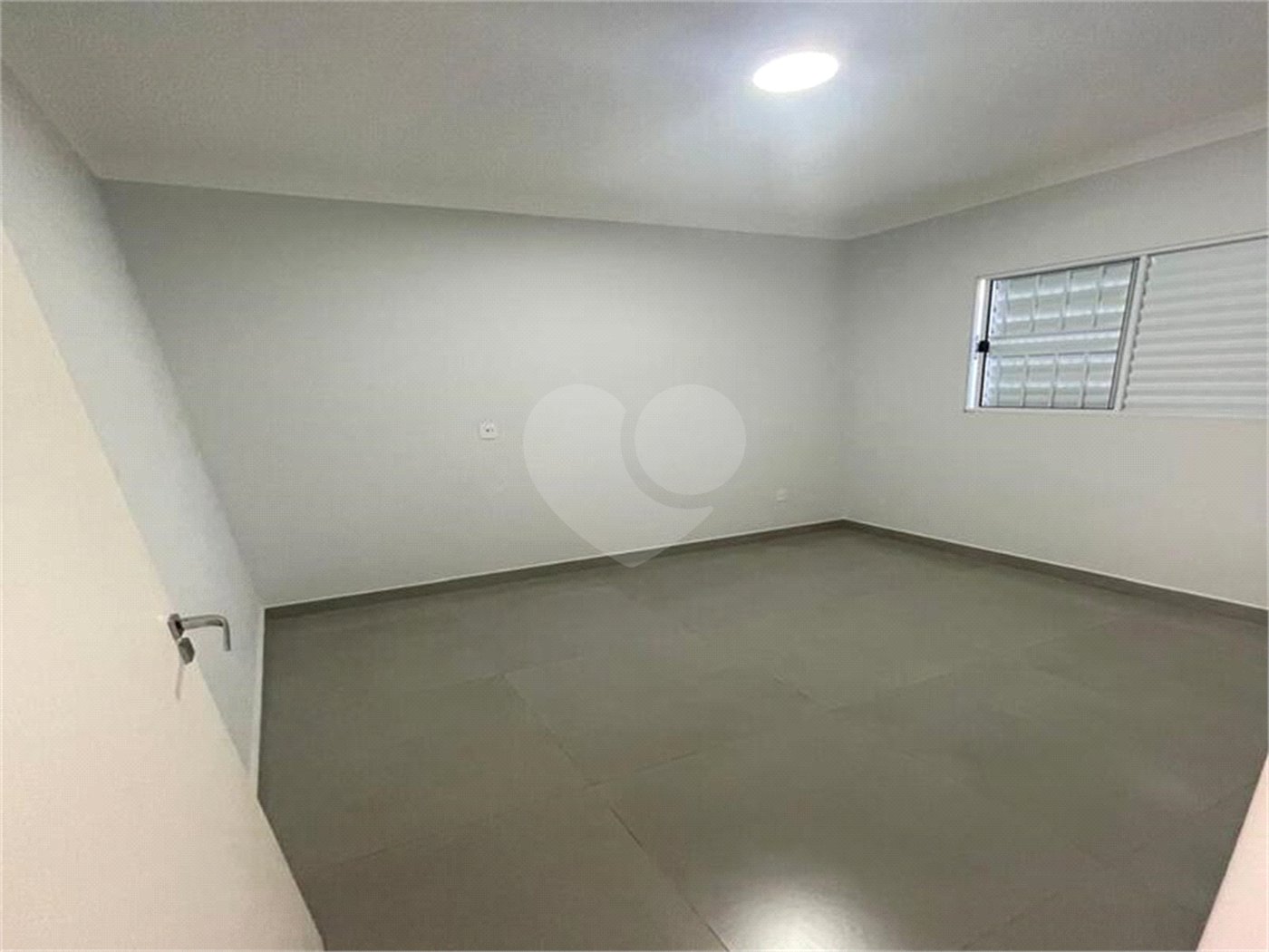 Casa à venda com 2 quartos, sendo 1 suíte,  em Jardim Residencial Veneza, Indaiatuba, SP