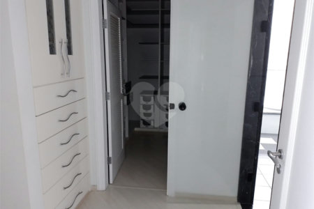 Casa à venda com 4 quartos, sendo 2 suítes,  em Vila Santista, Atibaia, SP