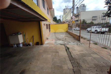 Casa à venda com 4 quartos, sendo 1 suíte, em Vila Galvão, Guarulhos, SP