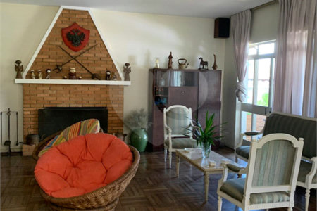 Casa à venda com 4 quartos, sendo 1 suíte, em Caxingui, São Paulo, SP