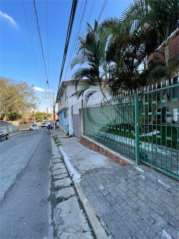 Sobrado à venda com 5 quartos, sendo 1 suíte,  em Vila Gustavo, São Paulo, SP