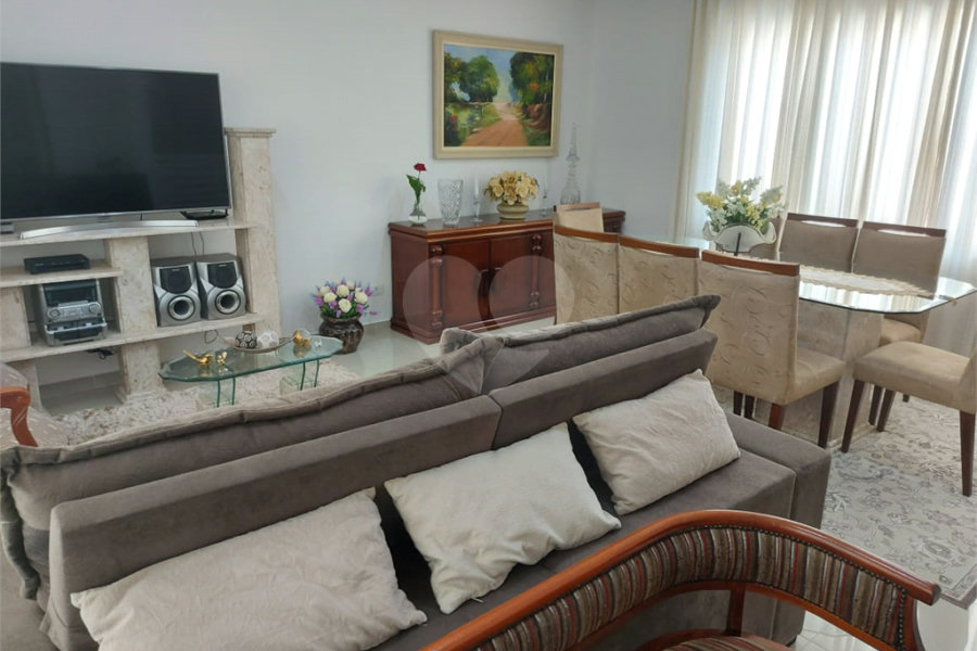 Casa à venda com 3 suítes em Santa Terezinha, São Bernardo do Campo, SP