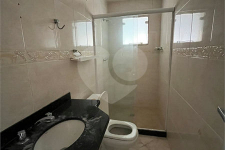 Casa à venda com 4 quartos, sendo 2 suítes, no condomínio Pedra Mar, Rio de Janeiro - RJ