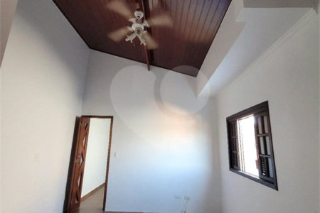 Sobrado à venda com 3 quartos, sendo 1 suíte,  em Jardim Ana Rosa, Suzano, SP