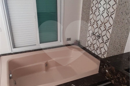 Casa em condomínio à venda ou para alugar com 5 quartos, sendo 3 suítes,  no Centro, Bom Jesus dos Perdões, SP