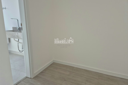 Casa à venda com 4 quartos, sendo 3 suítes, em Vila Petrópolis, Atibaia, SP
